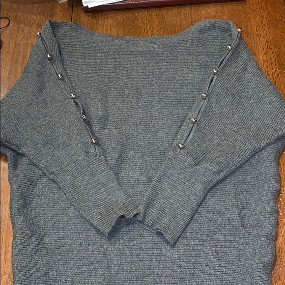 Sweater - Picture 2 of 4